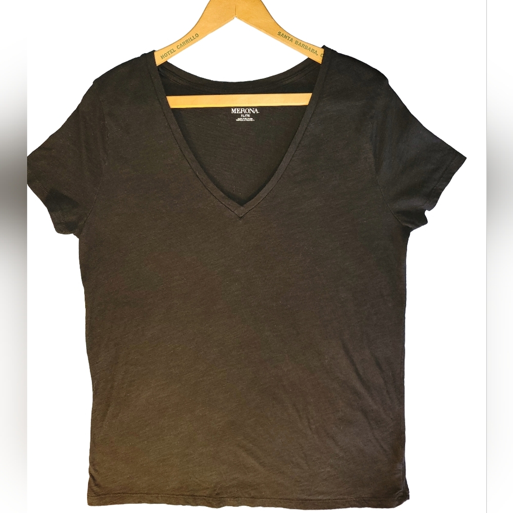 Merona Black V-neck Short Sleeve T-shirt Size XL